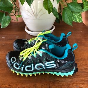 Adidas women’s running shoe size 7